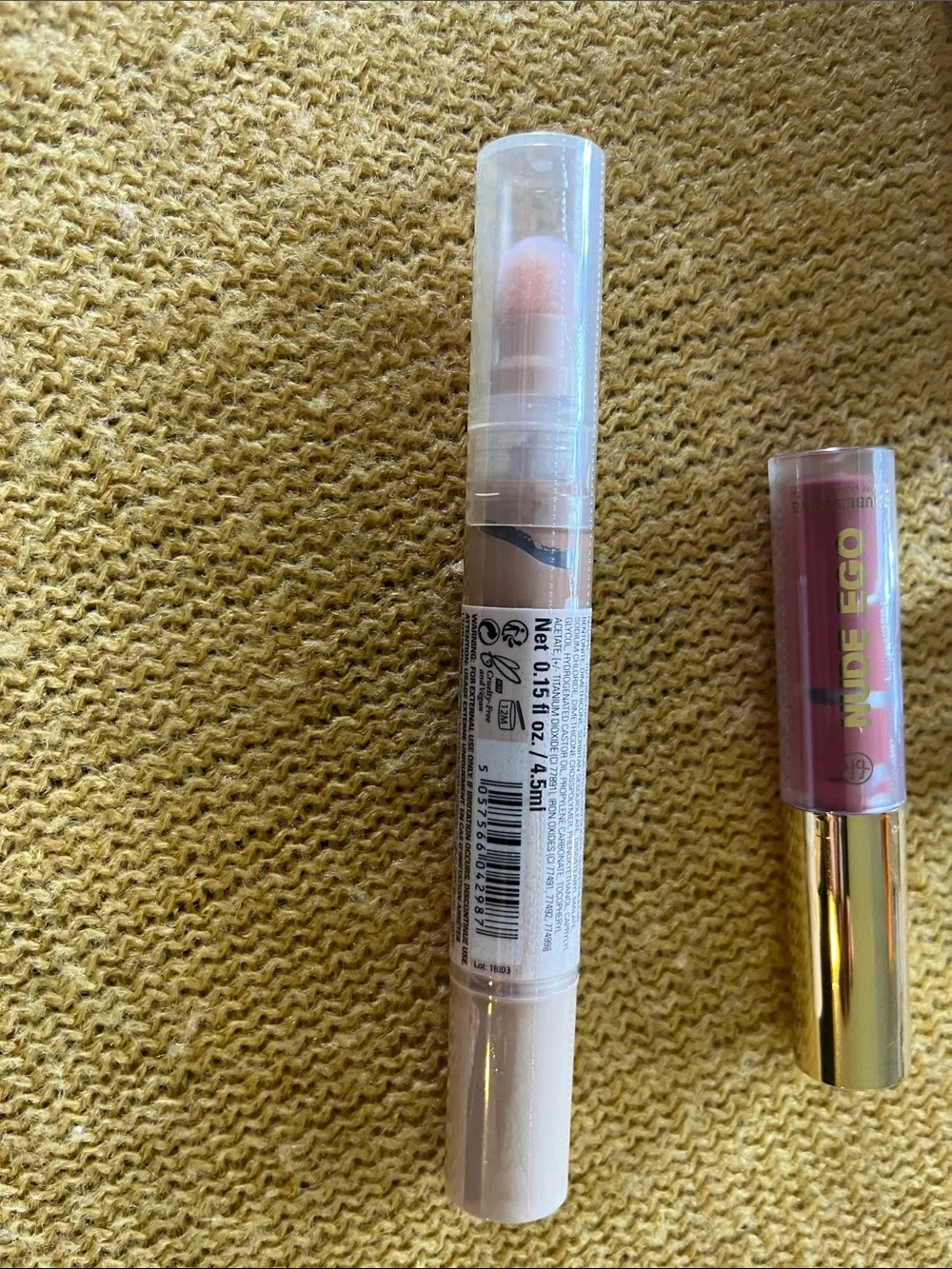 Revolution Fast Base Stick Foundation F3 with Pink Lip Set